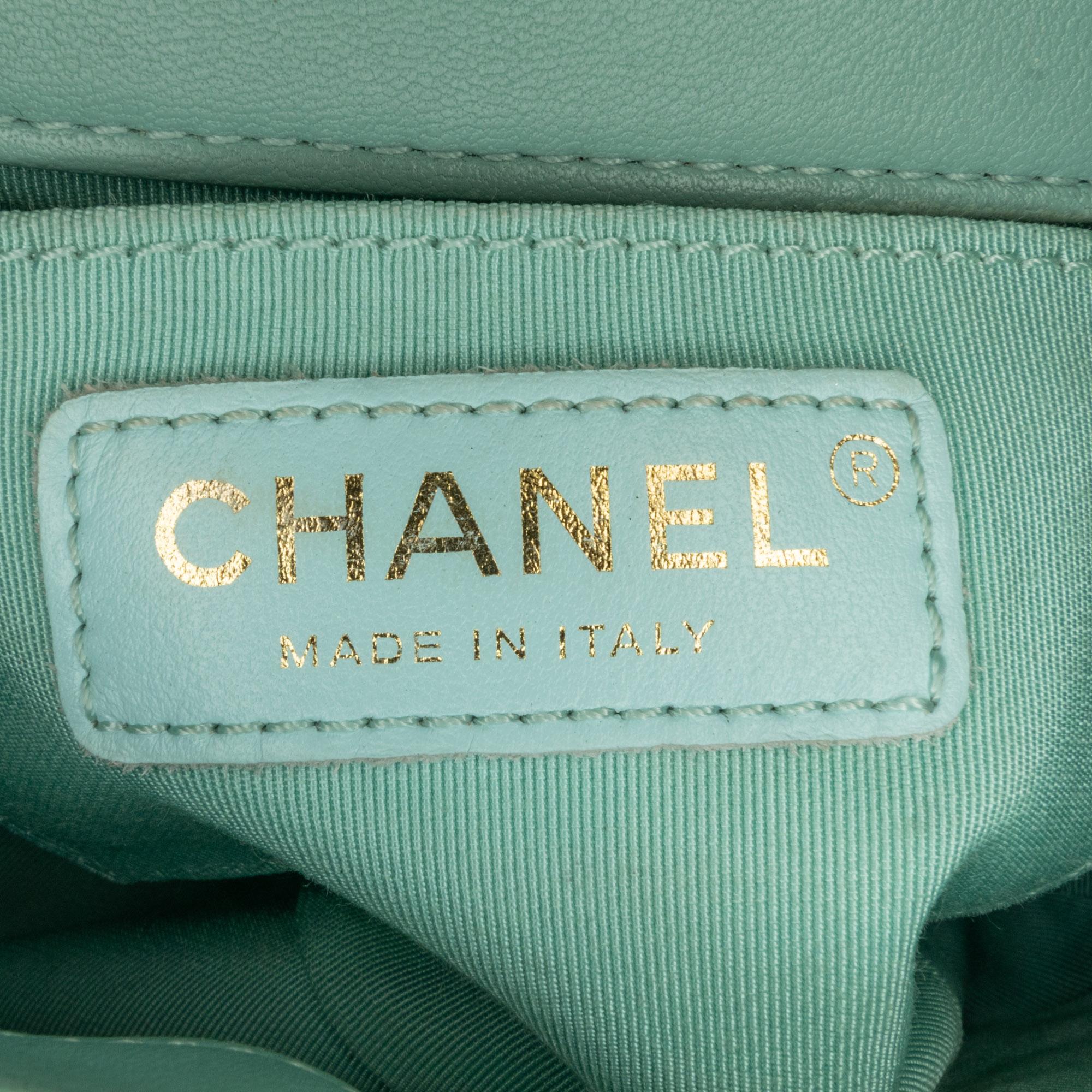 Top Quality Chanel Mini Lambskin In The Loop Flap (SHG-YZnOKG)