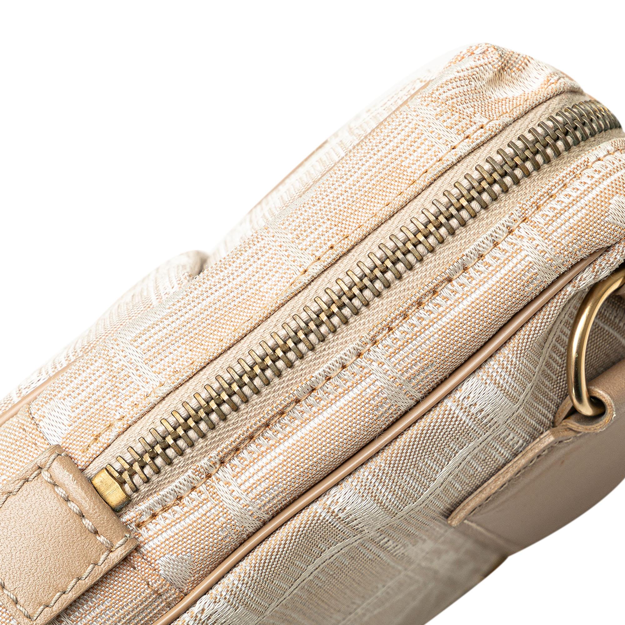Top Quality Chanel New Travel Line Crossbody (SHG-Hsuqib)