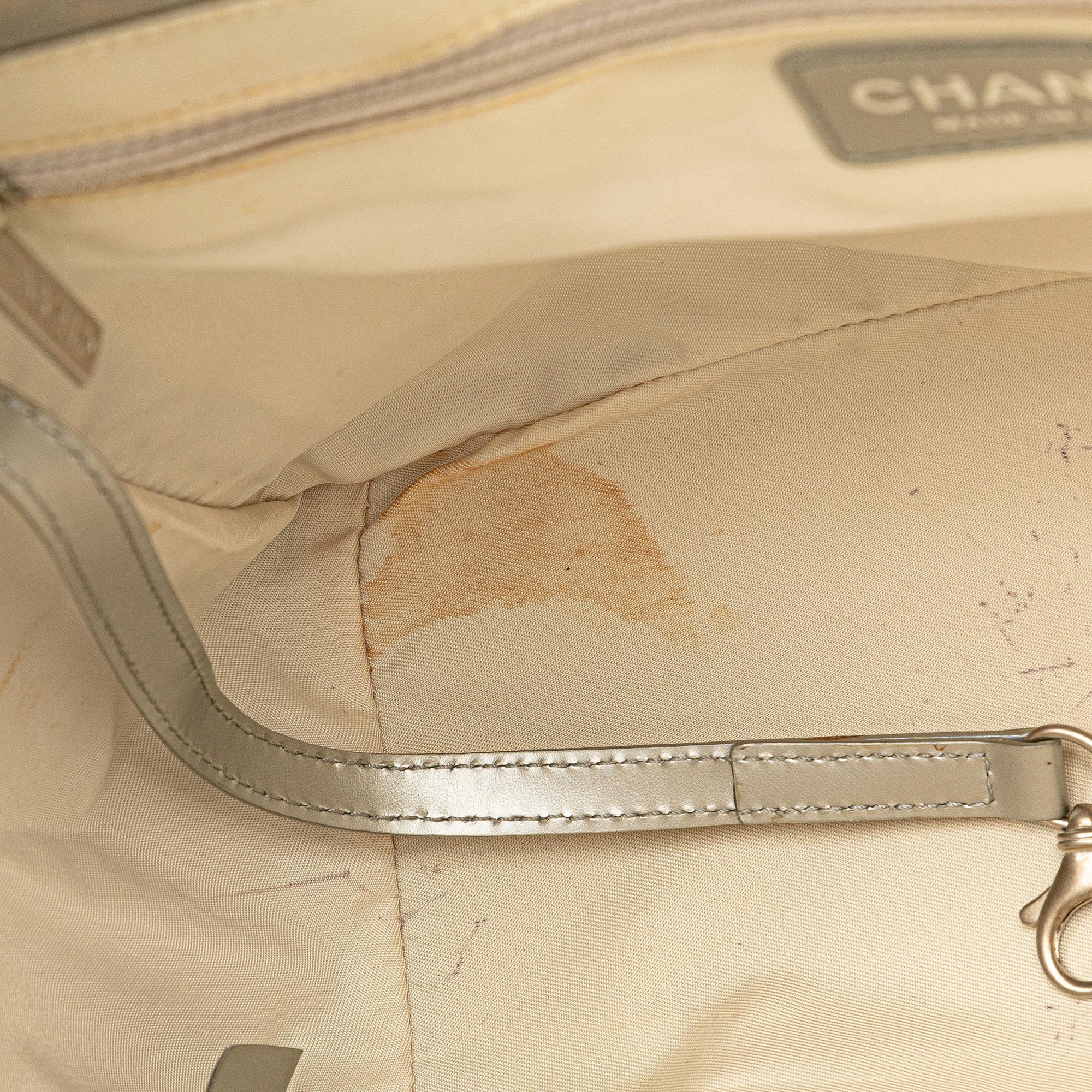 Top Quality Chanel New Travel Line Nylon Tote (SHG-w9v5un)