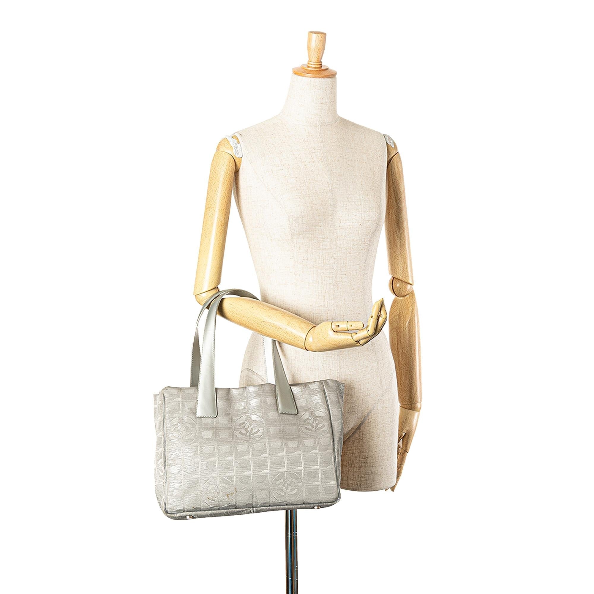 Top Quality Chanel New Travel Line Nylon Tote (SHG-w9v5un)