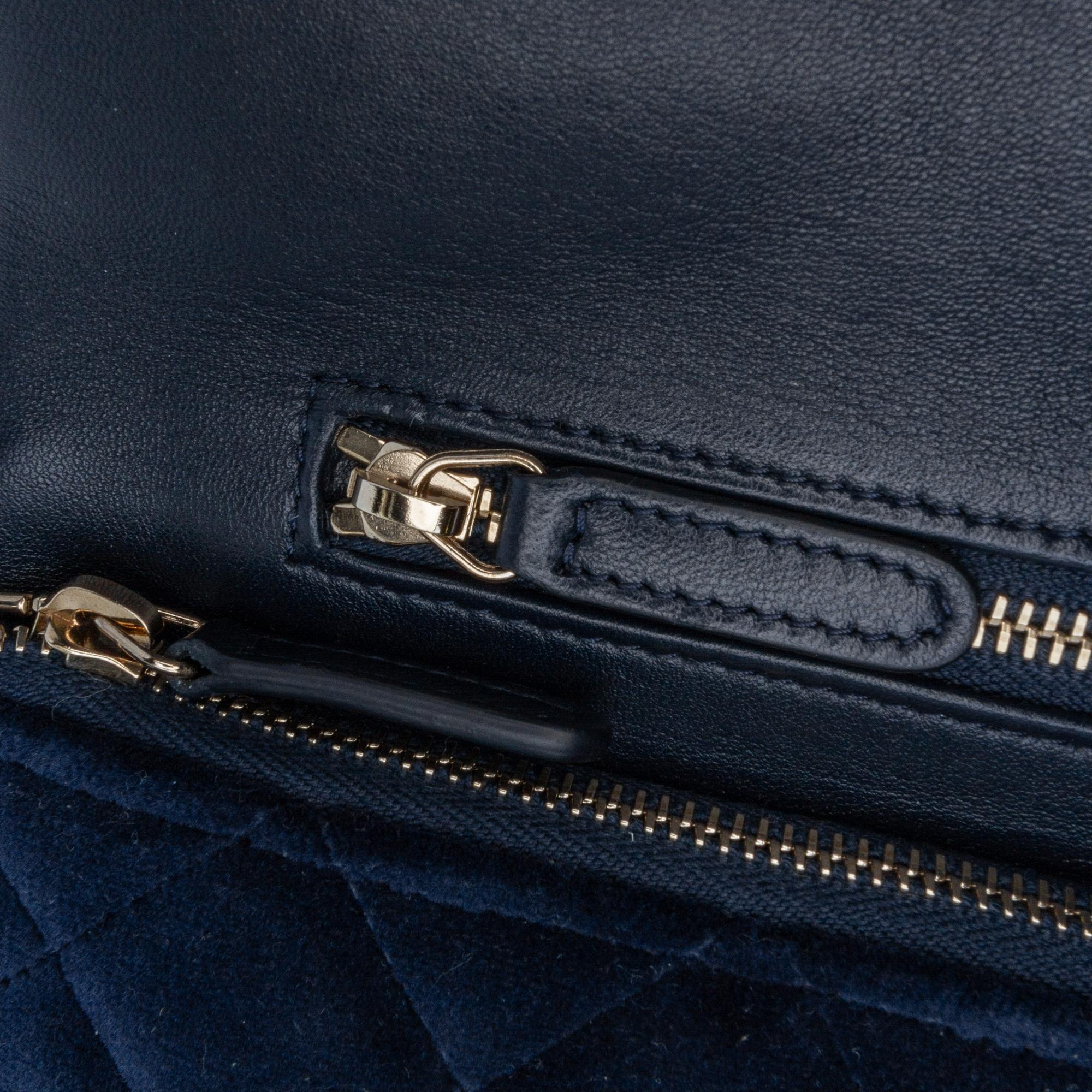 Top Quality Chanel Quilted Velvet 31 Clutch (SHG-EGJxIe)