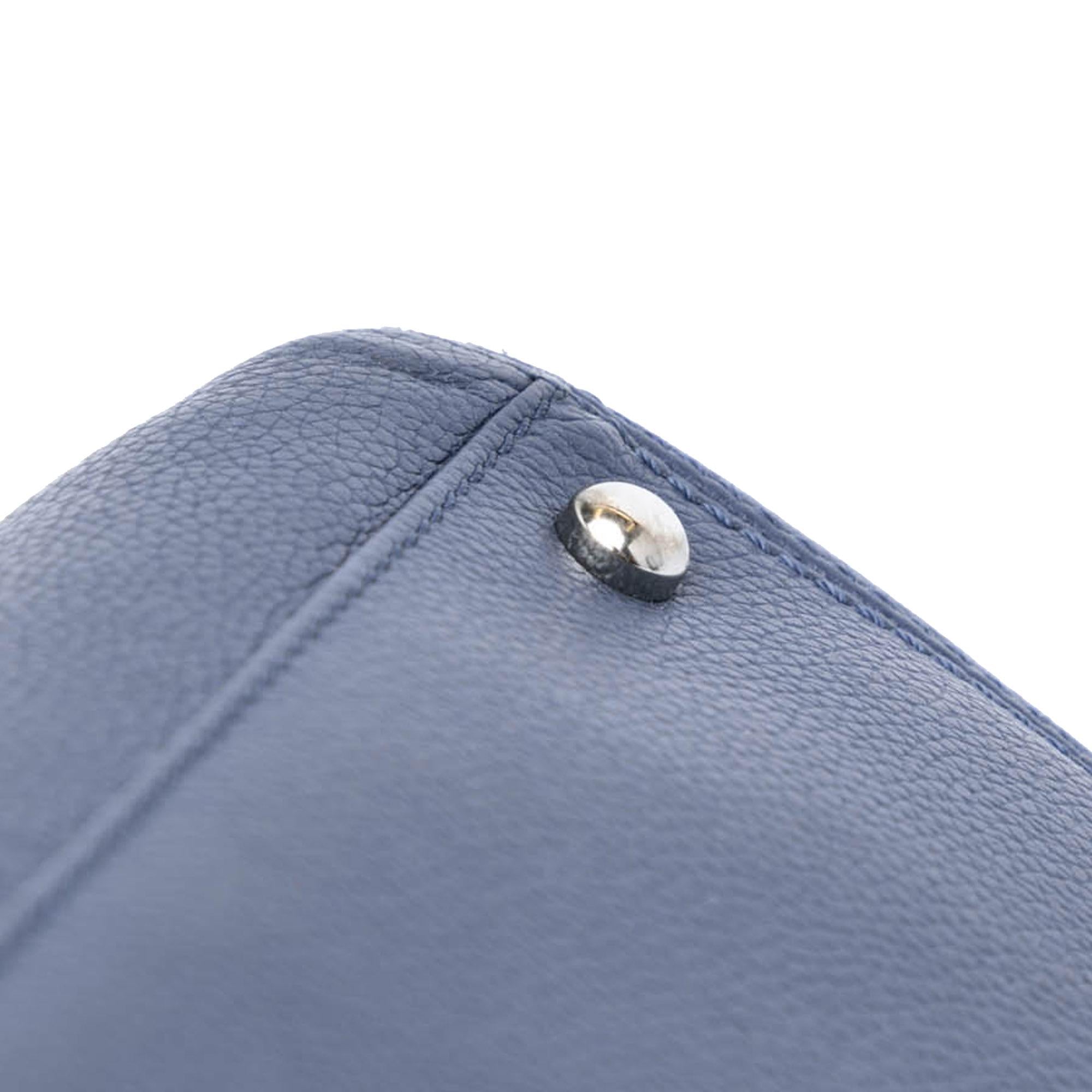 Top Quality Chanel Small Calfskin Executive Cerf Tote (SHG-nw1nbQ)