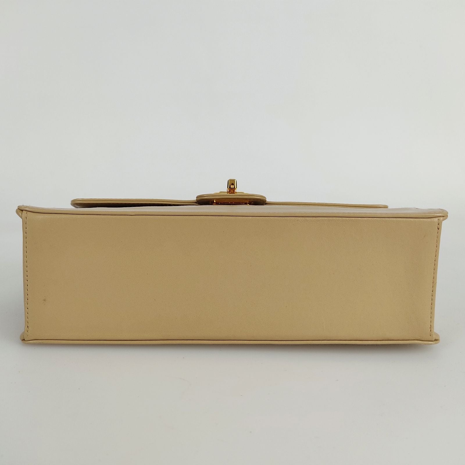 Top Quality Chanel Top Quality Chanel Top Quality Chanel Timeless Classica turn lock bag in beige leather