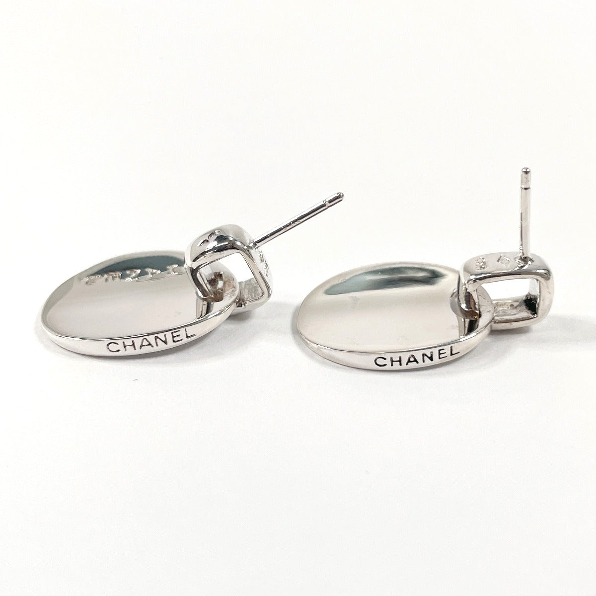 Top Quality Chanel Silver 925 Oval Logo Plate Earrings