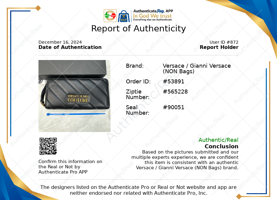 Wallet Designer By Versace. Size: Large