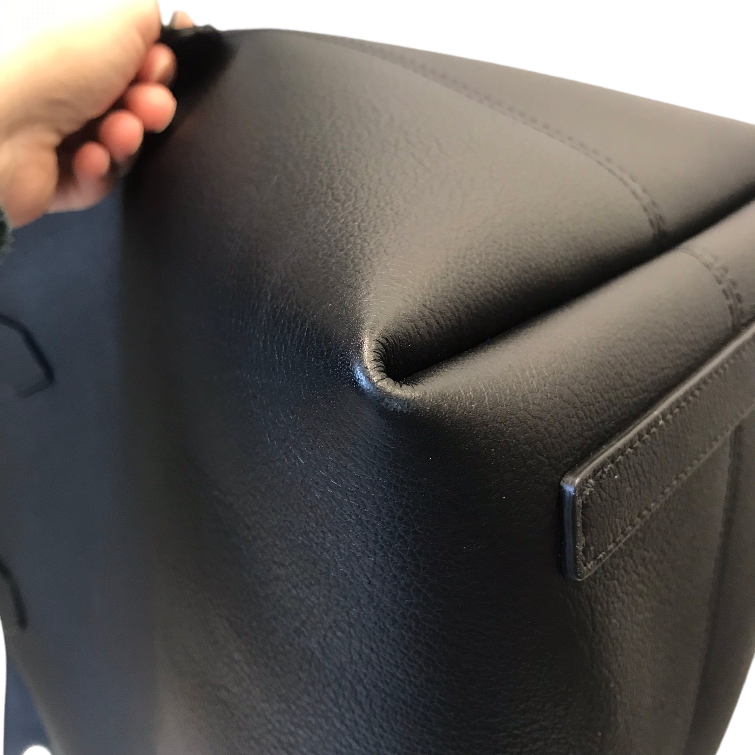 Handbag Luxury Designer By Burberry In Black. Size:Large