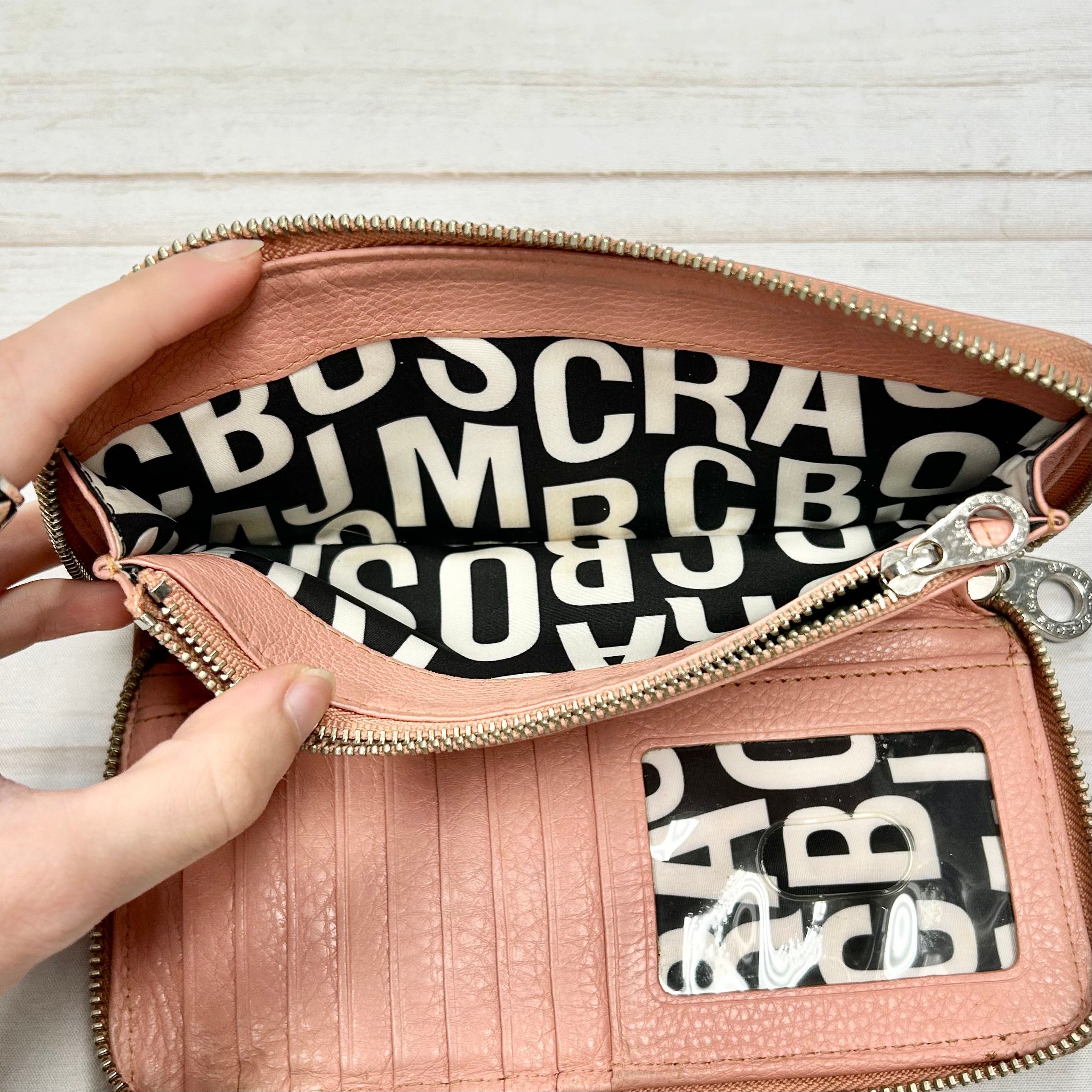 Wallet Designer By Marc By Marc Jacobs. Size: Small