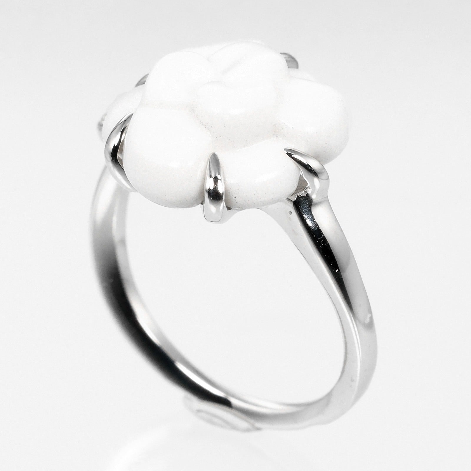 Top Quality Chanel Camellia Ring K18WG Ceramic Diamond