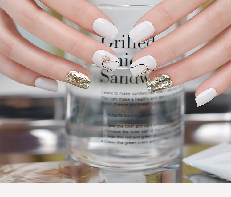 Nail Art,Nail Designs,Manicure Ideas,Nail Art Trends,Oval-shaped nails,Press-on nails,Removable nails,Fake nails