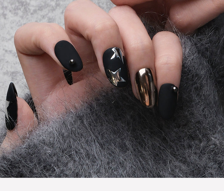 Nail Art,Nail Designs,Manicure Ideas,Nail Art Trends, nails,Oval-shaped nails,Press-on nails,Removable nails,Fake nails