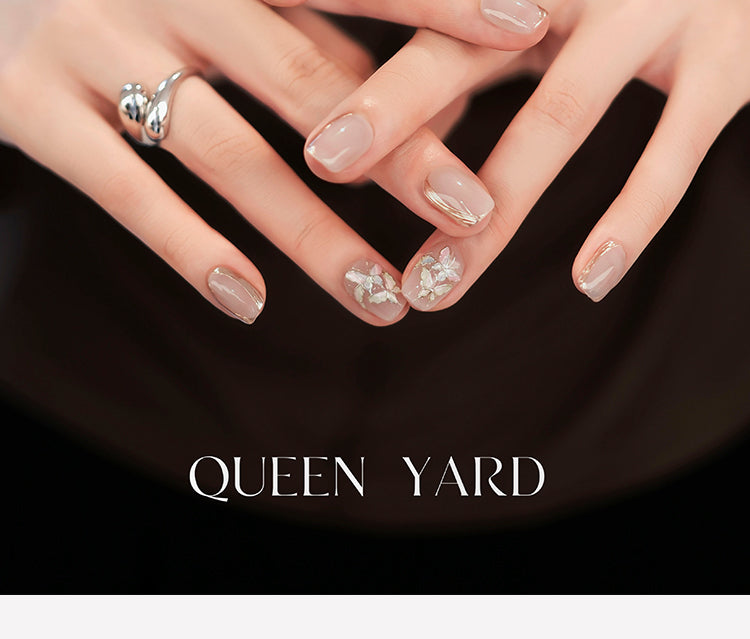 Nail Art,Nail Designs,Manicure Ideas,Nail Art Trends,Oval-shaped nails,Press-on nails,Removable nails,Fake nails