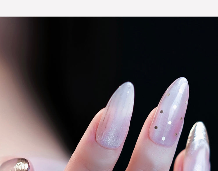 Nail Art,Nail Designs,Manicure Ideas,Nail Art Trends,Press-on nails,Removable nails,Fake nails,Almond-shaped nails