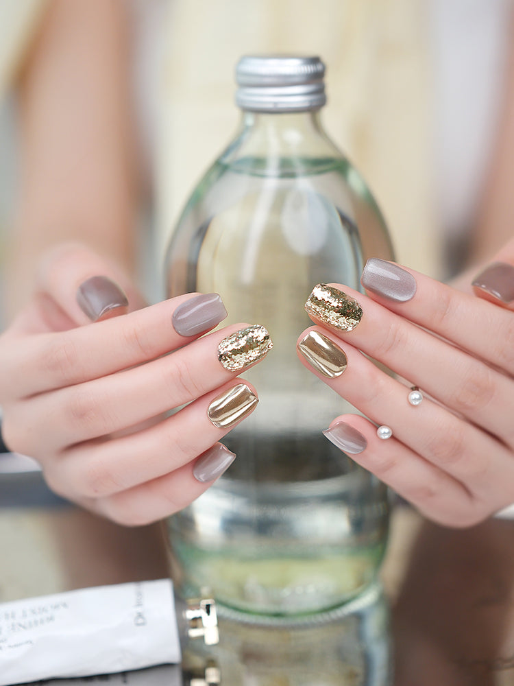 Nail Art,Nail Designs,Manicure Ideas,Nail Art Trends,Oval-shaped nails,Press-on nails,Removable nails,Fake nails