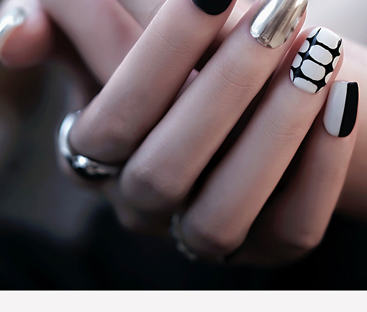 Nail Art,Nail Designs,Manicure Ideas,Nail Art Trends,Oval-shaped nails,Press-on nails,Removable nails,Fake nails