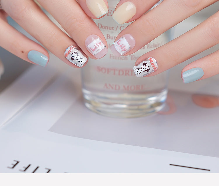 Nail Art,Nail Designs,Manicure Ideas,Nail Art Trends,Oval-shaped nails,Press-on nails,Removable nails,Fake nails