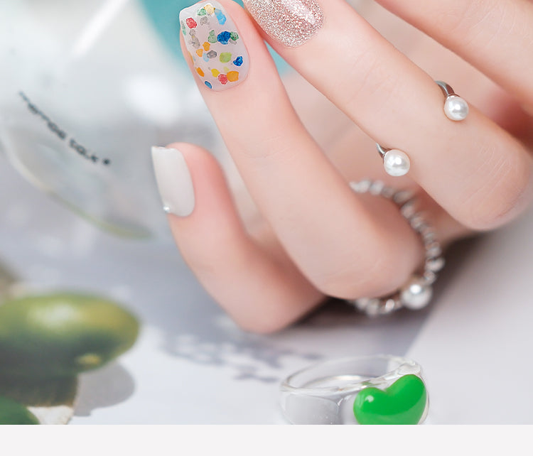 Nail Art,Nail Designs,Manicure Ideas,Nail Art Trends,Oval-shaped nails,Press-on nails,Removable nails,Fake nails