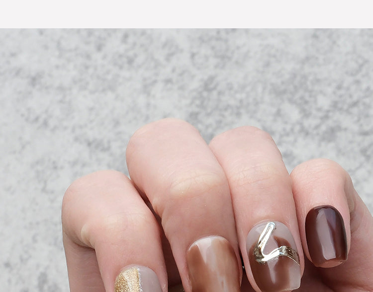 Nail Art,Nail Designs,Manicure Ideas,Nail Art Trends,Oval-shaped nails,Press-on nails,Removable nails,Fake nails