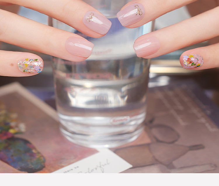 Nail Art,Nail Designs,Manicure Ideas,Nail Art Trends,Oval-shaped nails,Press-on nails,Removable nails,Fake nails