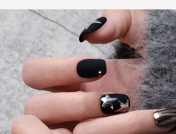 Nail Art,Nail Designs,Manicure Ideas,Nail Art Trends, nails,Oval-shaped nails,Press-on nails,Removable nails,Fake nails