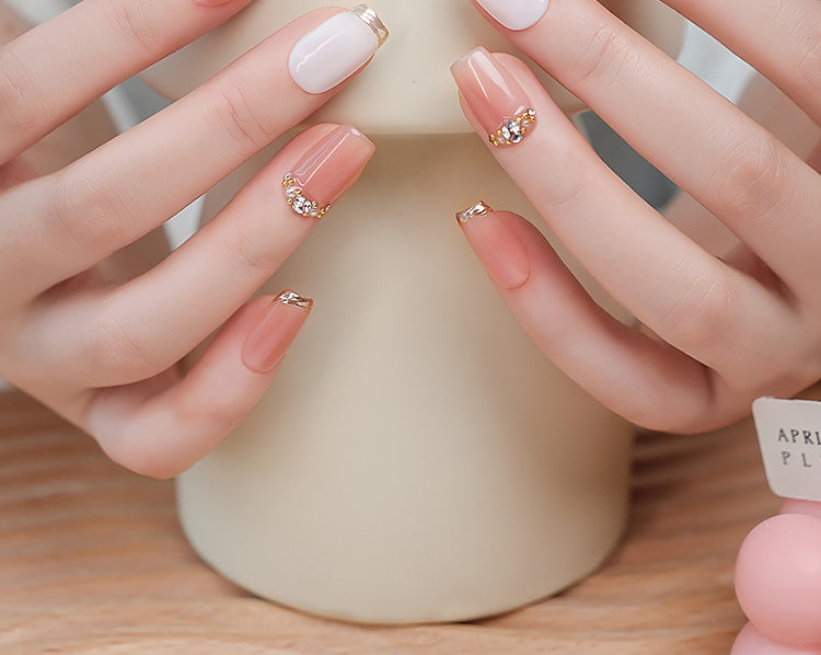 Nail Art,Nail Designs,Manicure Ideas,Nail Art Trends,Press-on nails,Removable nails,Fake nails