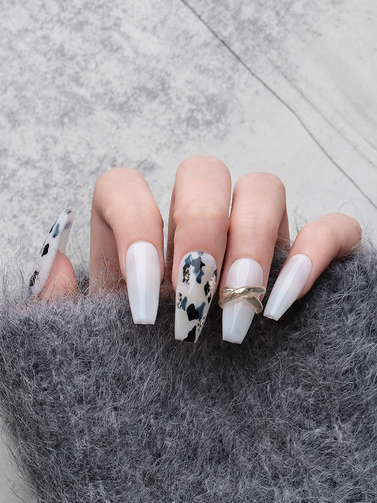 Nail Art,Nail Designs,Manicure Ideas,Nail Art Trends,Press-on nails,Removable nails,Fake nails,Trapezoid nails