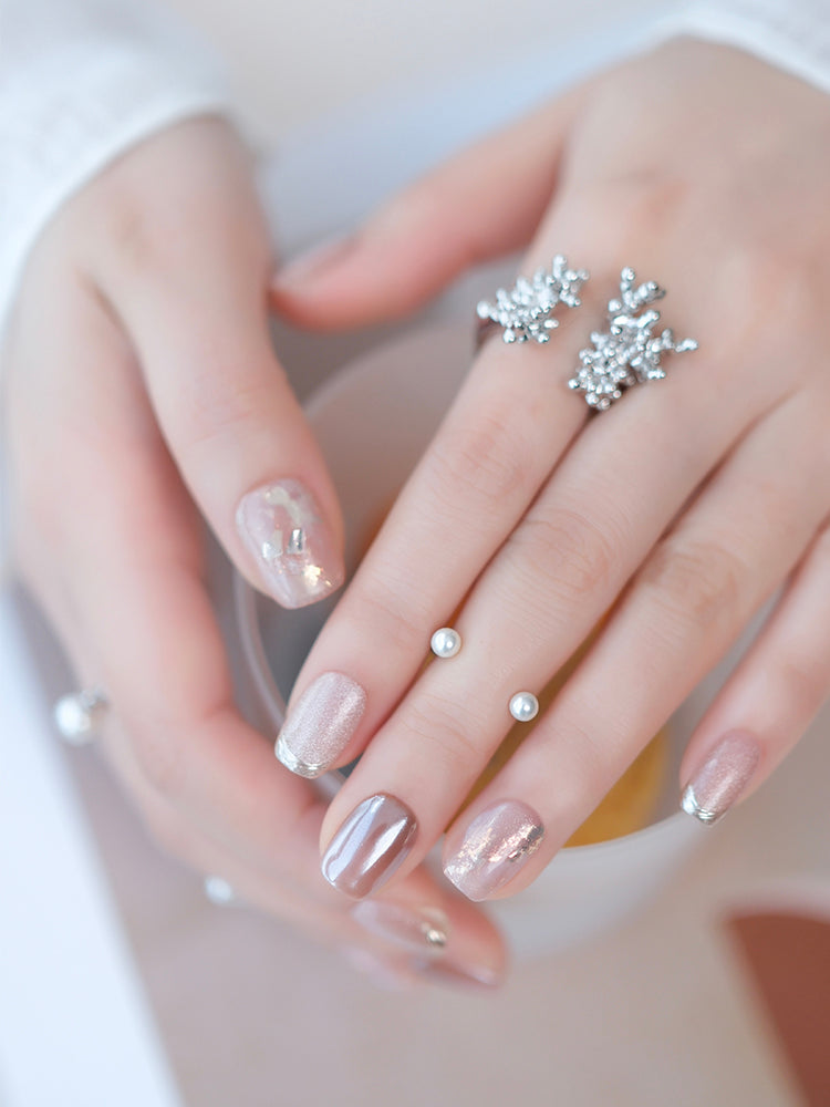 Nail Art,Nail Designs,Manicure Ideas,Nail Art Trends,Oval-shaped nails,Press-on nails,Removable nails,Fake nails