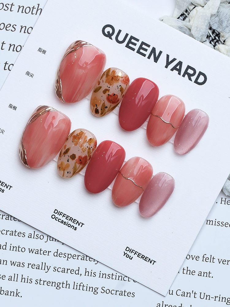 Nail Art,Nail Designs,Manicure Ideas,Nail Art Trends,Press-on nails,Removable nails,Fake nails,Almond-shaped nails
