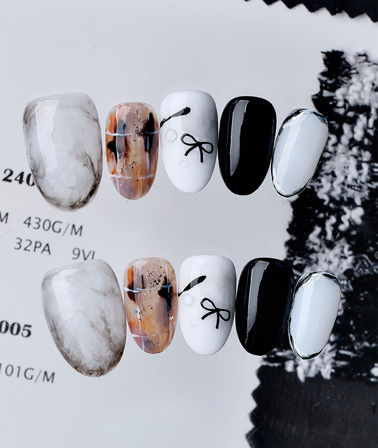 Oval-shaped nails,Nail Art,Nail Designs,Manicure Ideas,Nail Art Trends,Press-on nails,Removable nails,Fake nails