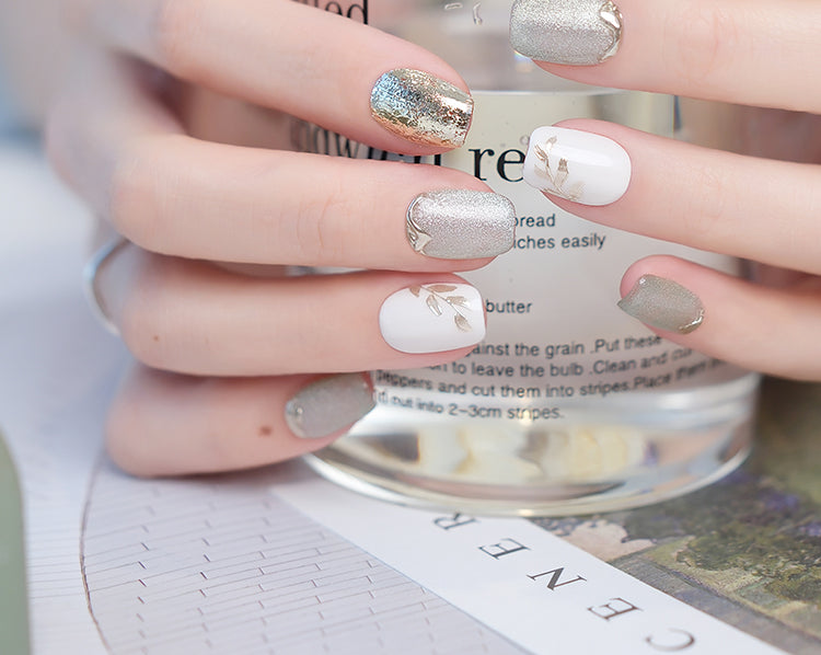 Nail Art,Nail Designs,Manicure Ideas,Nail Art Trends,Oval-shaped nails,Press-on nails,Removable nails,Fake nails