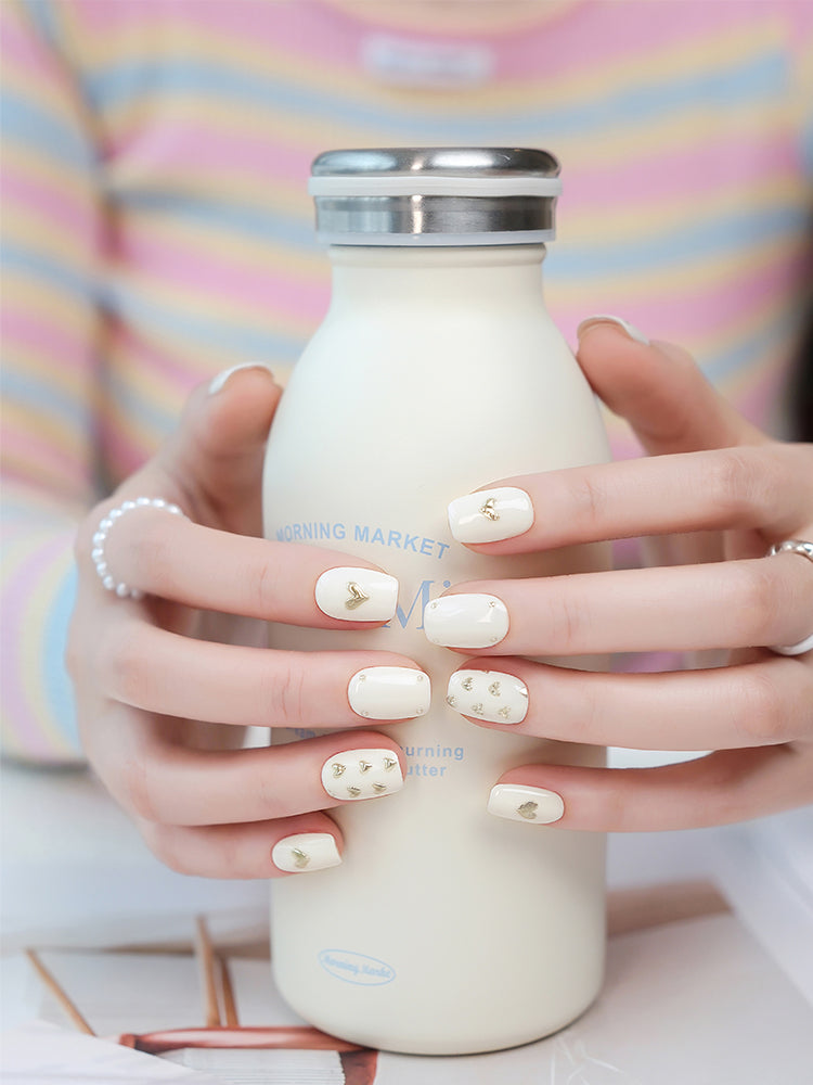 Nail Art,Nail Designs,Manicure Ideas,Nail Art Trends,Oval-shaped nails,Press-on nails,Removable nails,Fake nails