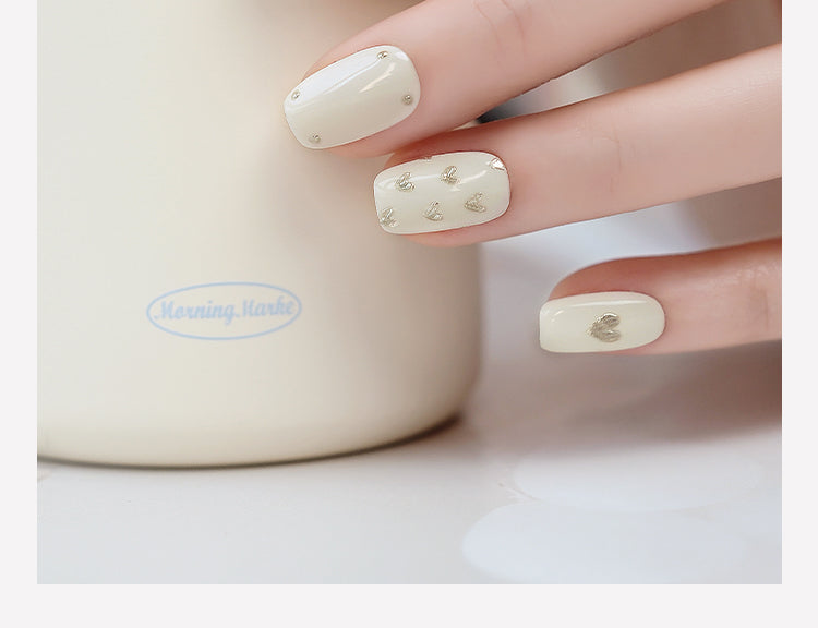 Nail Art,Nail Designs,Manicure Ideas,Nail Art Trends,Oval-shaped nails,Press-on nails,Removable nails,Fake nails