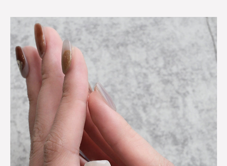 Nail Art,Nail Designs,Manicure Ideas,Nail Art Trends,Oval-shaped nails,Press-on nails,Removable nails,Fake nails