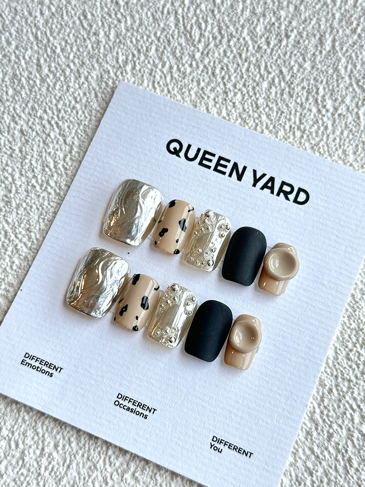 Nail Art,Nail Designs,Manicure Ideas,Nail Art Trends,Oval-shaped nails,Press-on nails,Removable nails,Fake nails