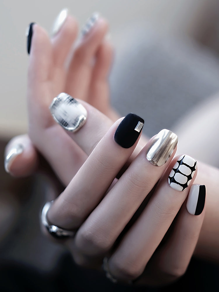 Nail Art,Nail Designs,Manicure Ideas,Nail Art Trends,Oval-shaped nails,Press-on nails,Removable nails,Fake nails