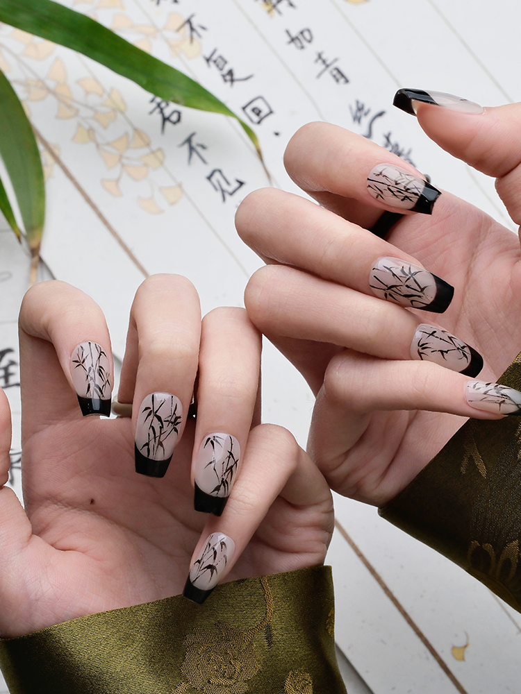 Nail Art,Nail Designs,Manicure Ideas,Nail Art Trends,Press-on nails,Removable nails,Fake nails,Trapezoid nails