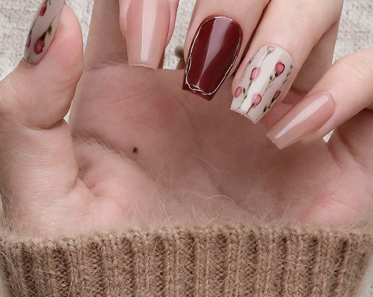 Nail Art,Nail Designs,Manicure Ideas,Nail Art Trends,Press-on nails,Removable nails,Fake nails,Almond-shaped nails
