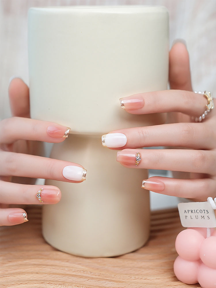 Nail Art,Nail Designs,Manicure Ideas,Nail Art Trends,Press-on nails,Removable nails,Fake nails