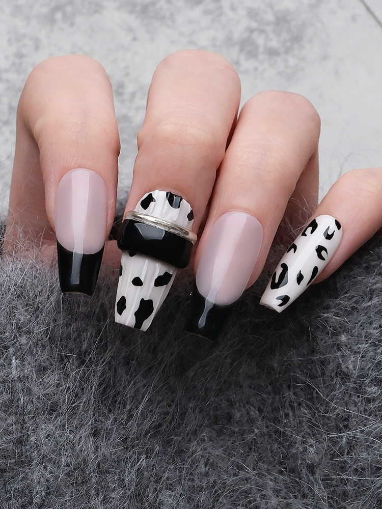 Nail Art,Nail Designs,Manicure Ideas,Nail Art Trends,Press-on nails,Removable nails,Fake nails,Trapezoid nails