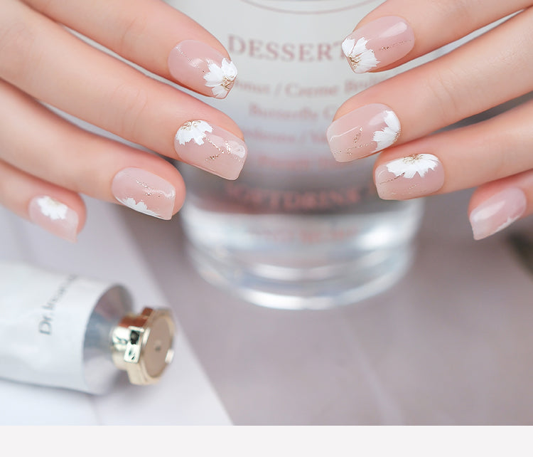 Nail Art,Nail Designs,Manicure Ideas,Nail Art Trends,Oval-shaped nails,Press-on nails,Removable nails,Fake nails