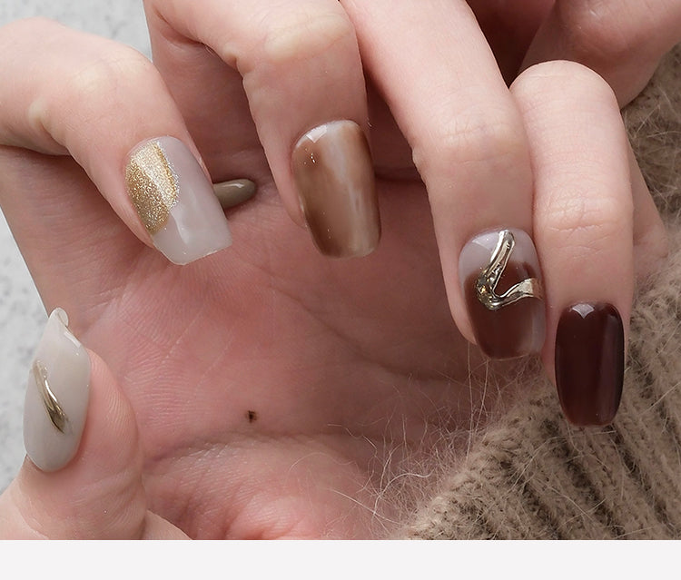 Nail Art,Nail Designs,Manicure Ideas,Nail Art Trends,Oval-shaped nails,Press-on nails,Removable nails,Fake nails
