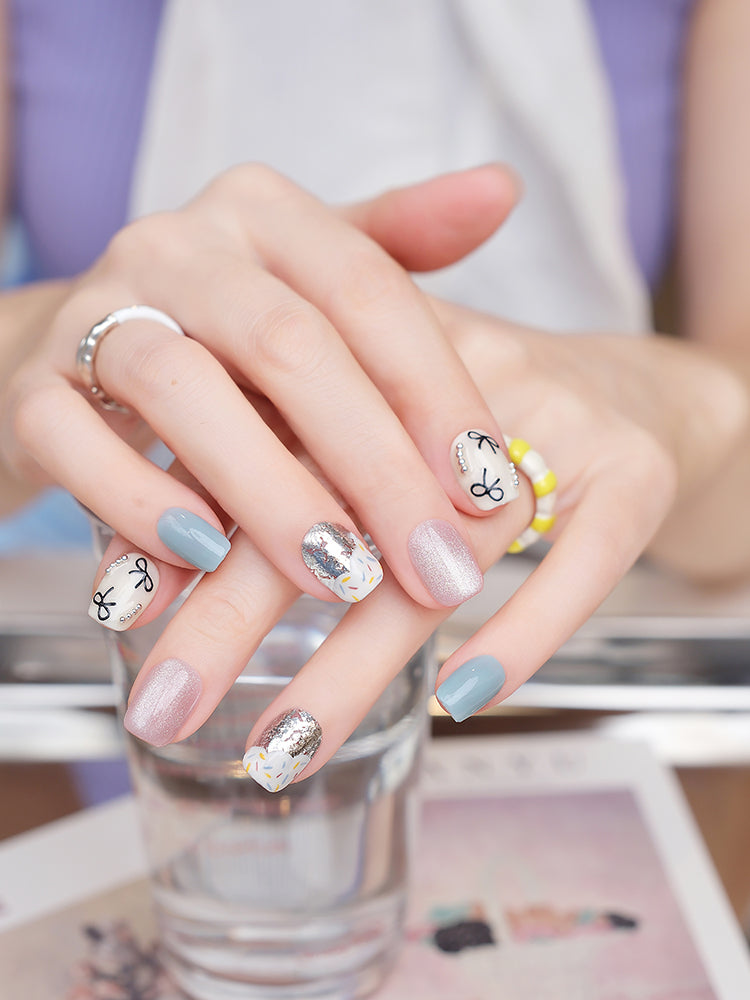 Nail Art,Nail Designs,Manicure Ideas,Nail Art Trends,Oval-shaped nails,Press-on nails,Removable nails,Fake nails
