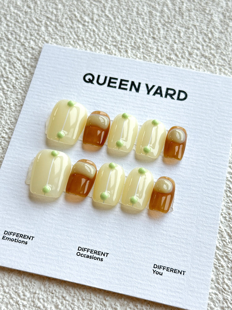 Nail Art,Nail Designs,Manicure Ideas,Nail Art Trends,Oval-shaped nails,Press-on nails,Removable nails,Fake nails