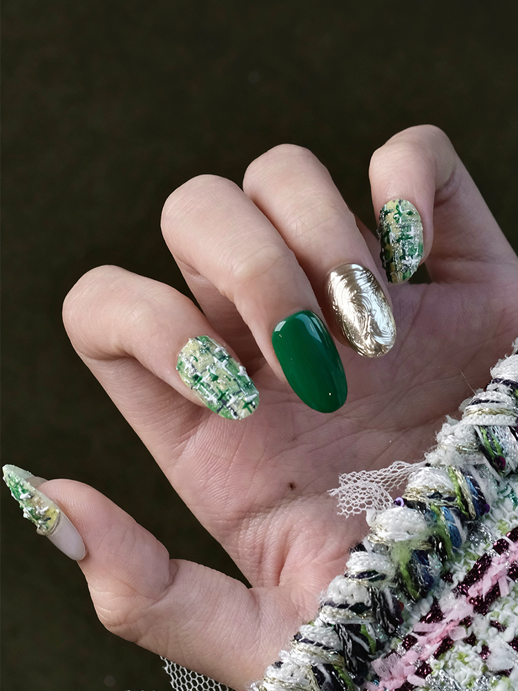 Oval-shaped nails,Nail Art,Nail Designs,Manicure Ideas,Nail Art Trends,Press-on nails,Removable nails,Fake nails