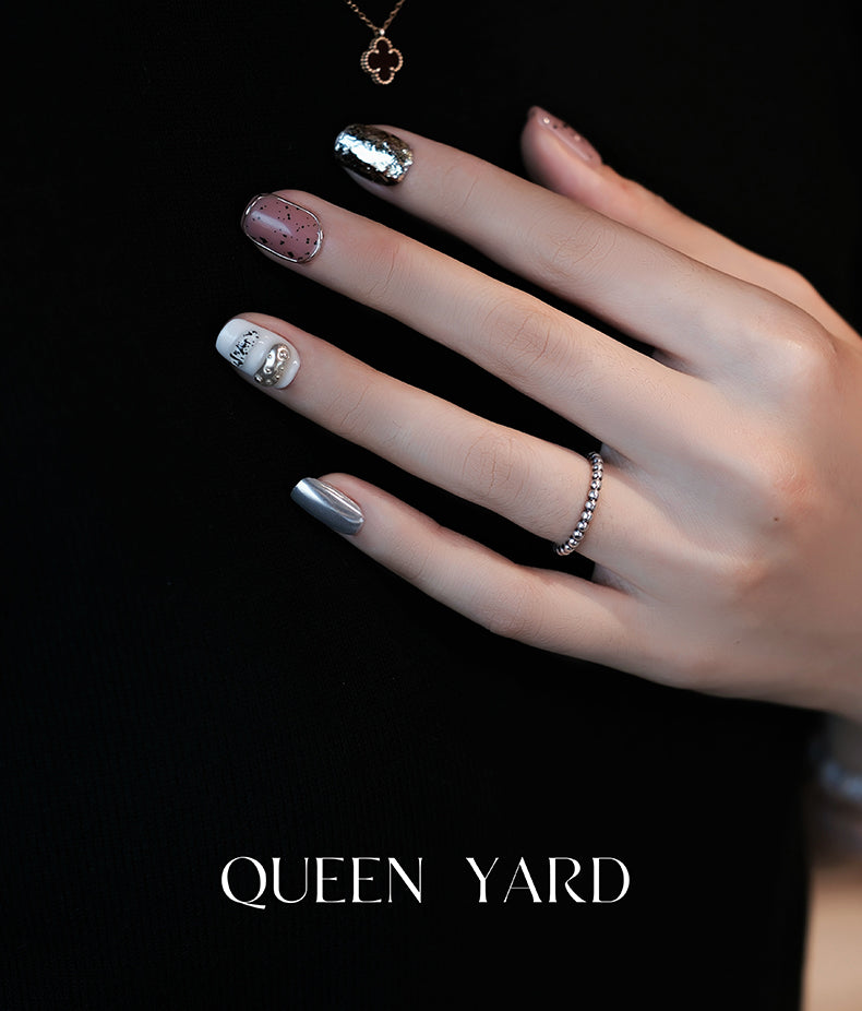Nail Art,Nail Designs,Manicure Ideas,Nail Art Trends,Oval-shaped nails,Press-on nails,Removable nails,Fake nails