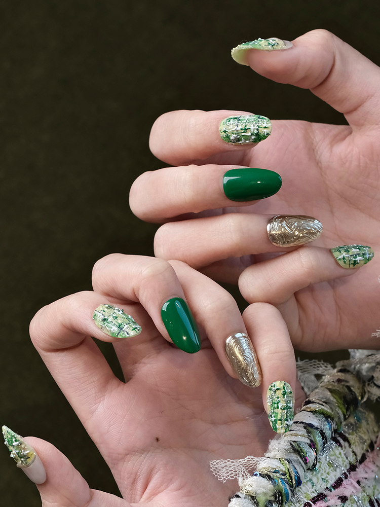 Oval-shaped nails,Nail Art,Nail Designs,Manicure Ideas,Nail Art Trends,Press-on nails,Removable nails,Fake nails