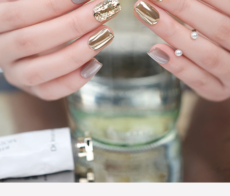 Nail Art,Nail Designs,Manicure Ideas,Nail Art Trends,Oval-shaped nails,Press-on nails,Removable nails,Fake nails