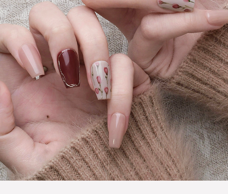 Nail Art,Nail Designs,Manicure Ideas,Nail Art Trends,Press-on nails,Removable nails,Fake nails,Almond-shaped nails