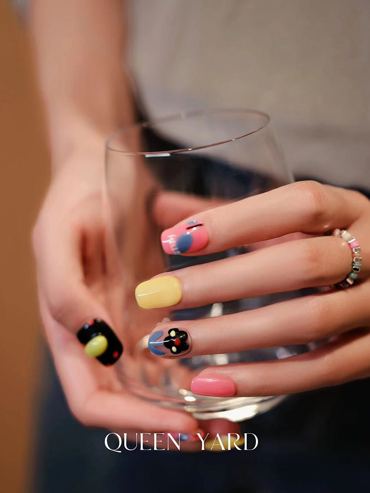 Nail Art,Nail Designs,Manicure Ideas,Nail Art Trends,Press-on nails,Removable nails,Fake nails