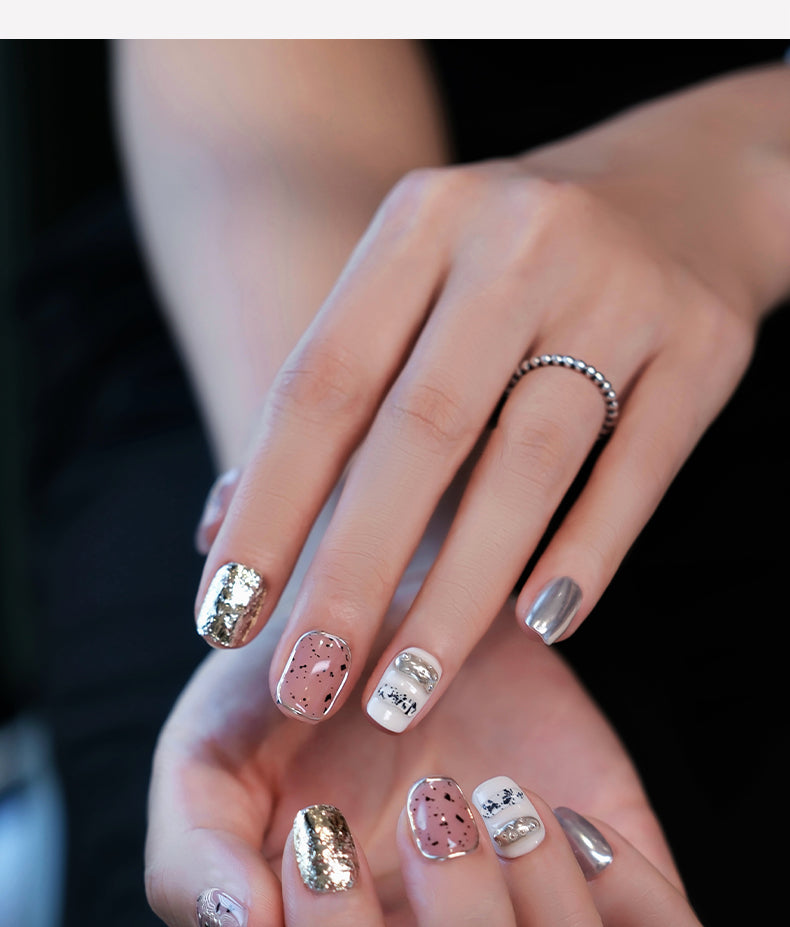 Nail Art,Nail Designs,Manicure Ideas,Nail Art Trends,Oval-shaped nails,Press-on nails,Removable nails,Fake nails