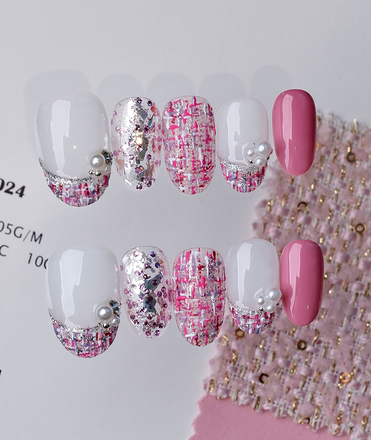 Nail Art,Nail Designs,Manicure Ideas,Nail Art Trends,Press-on nails,Removable nails,Fake nails,Almond-shaped nails